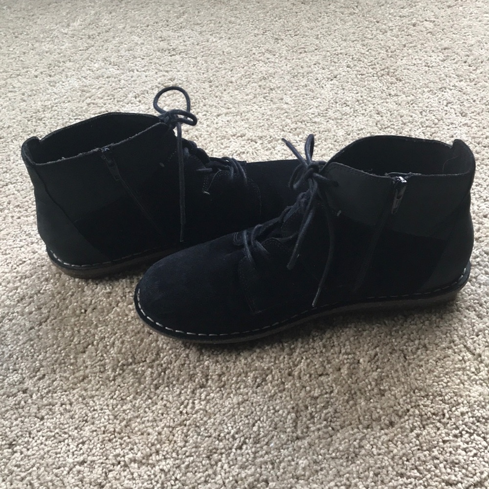 Clarks women’s genuine suede/leather bootie - 9W